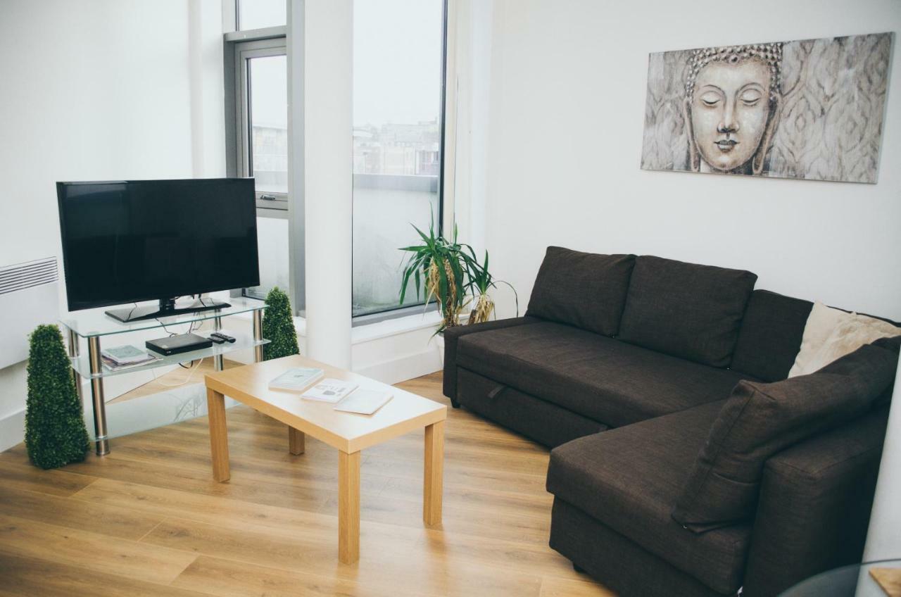 Serviced Apartment In Liverpool City Centre - Free Parking - Balcony - By Happy Days 外观 照片