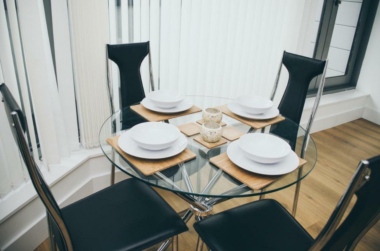 Serviced Apartment In Liverpool City Centre - Free Parking - Balcony - By Happy Days 外观 照片