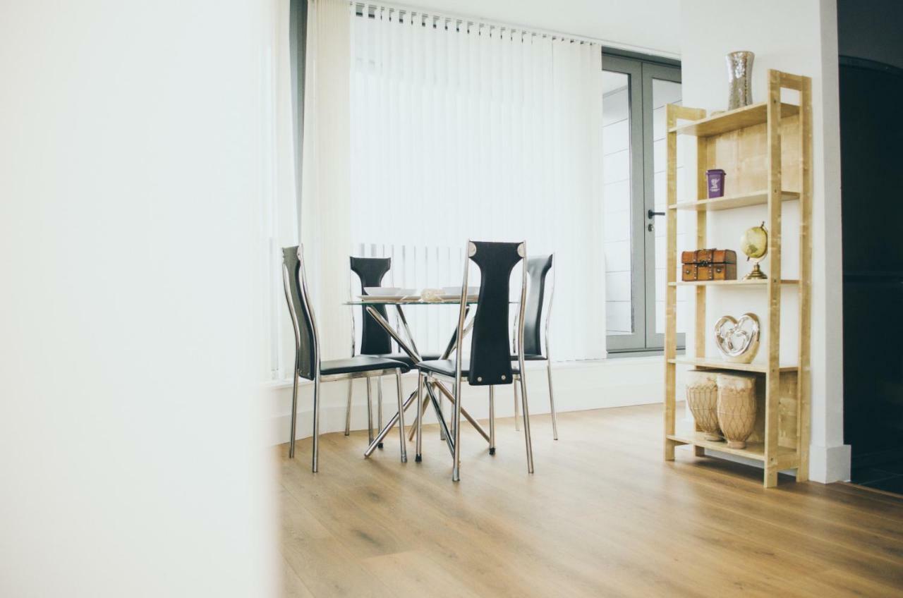 Serviced Apartment In Liverpool City Centre - Free Parking - Balcony - By Happy Days 外观 照片