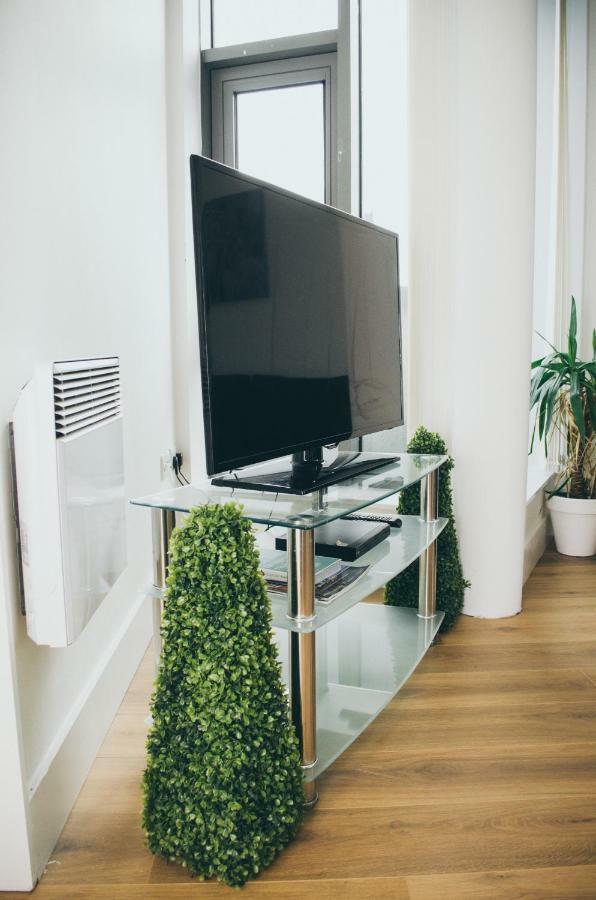 Serviced Apartment In Liverpool City Centre - Free Parking - Balcony - By Happy Days 外观 照片