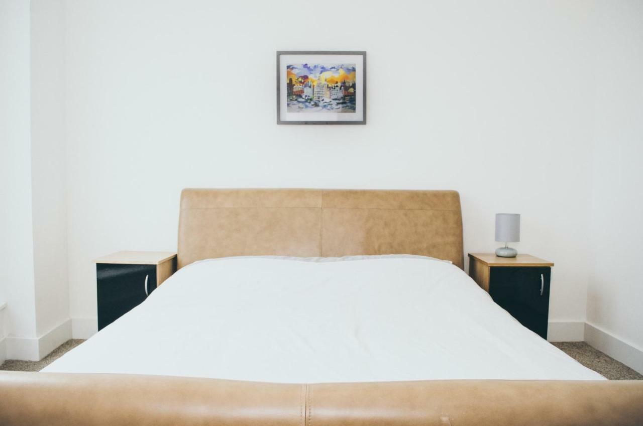 Serviced Apartment In Liverpool City Centre - Free Parking - Balcony - By Happy Days 外观 照片