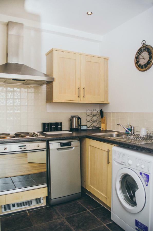 Serviced Apartment In Liverpool City Centre - Free Parking - Balcony - By Happy Days 外观 照片