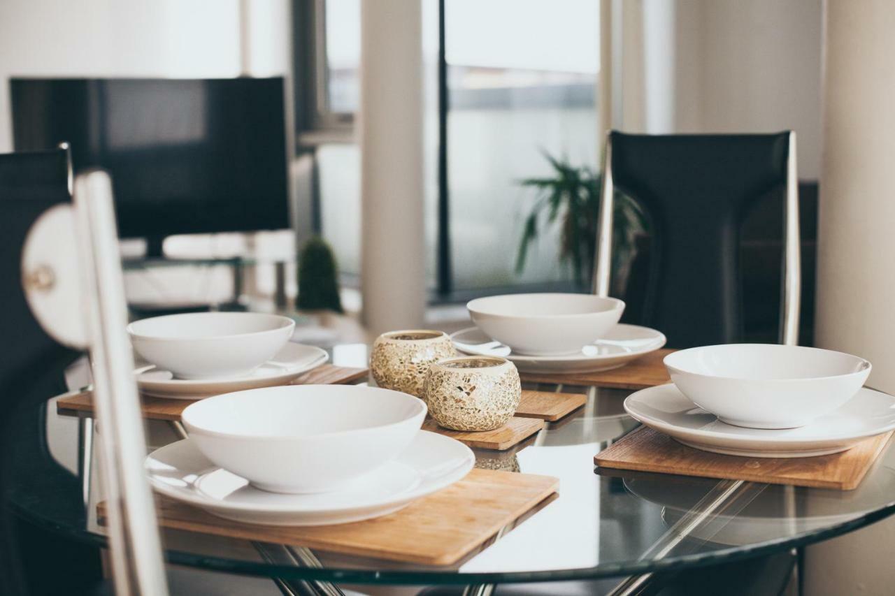Serviced Apartment In Liverpool City Centre - Free Parking - Balcony - By Happy Days 外观 照片